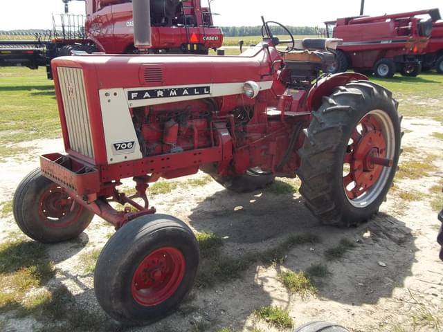 Image of International Harvester 706 equipment image 3