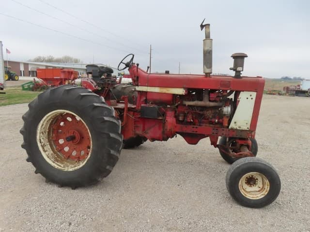 Image of International Harvester 806 equipment image 4
