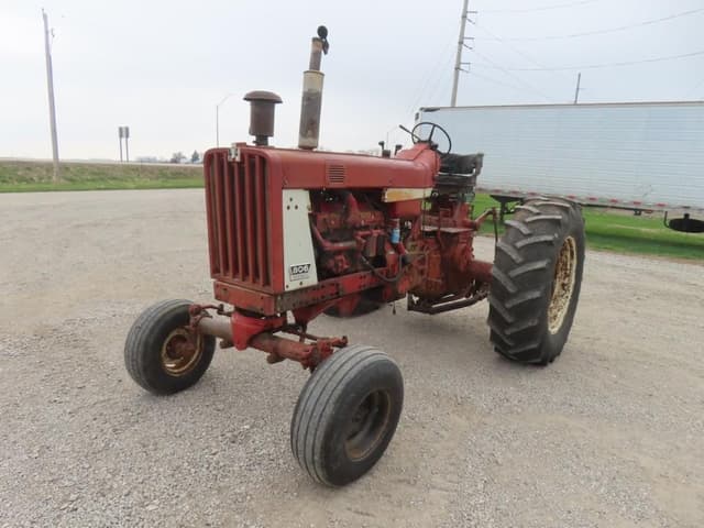 Image of International Harvester 806 equipment image 1