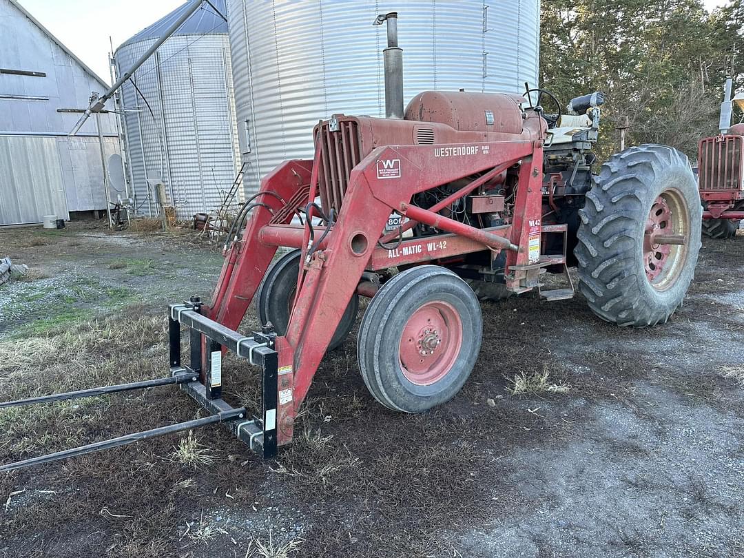 Image of International Harvester 806 Primary image