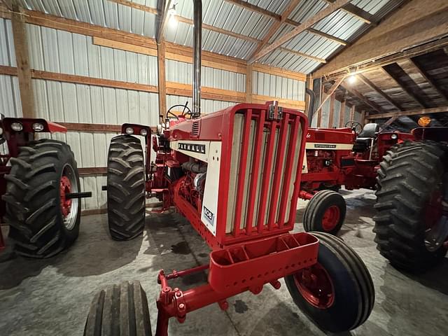 Image of International Harvester 806 equipment image 1