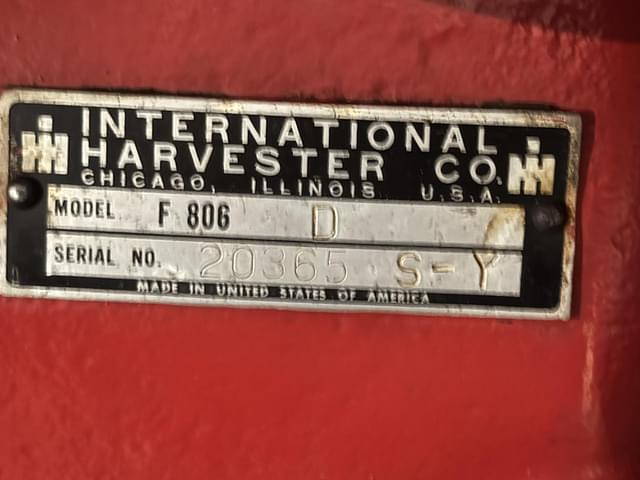 Image of International Harvester 806 equipment image 3