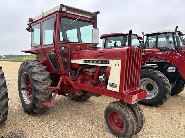 Image of International Harvester 806 equipment image 2