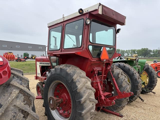 Image of International Harvester 806 equipment image 3