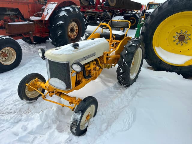 Image of International Harvester Cub Lo-Boy equipment image 2