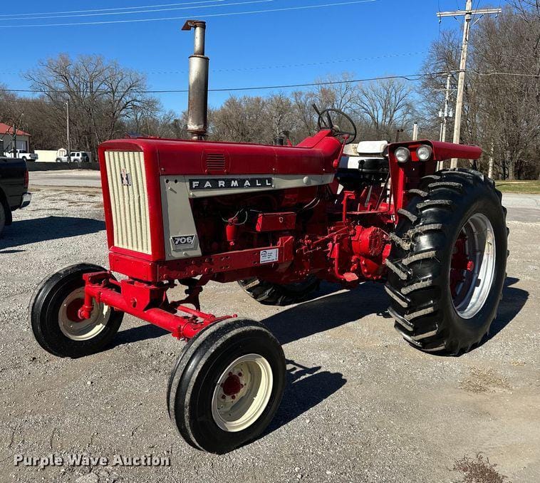 Main image International Harvester 706
