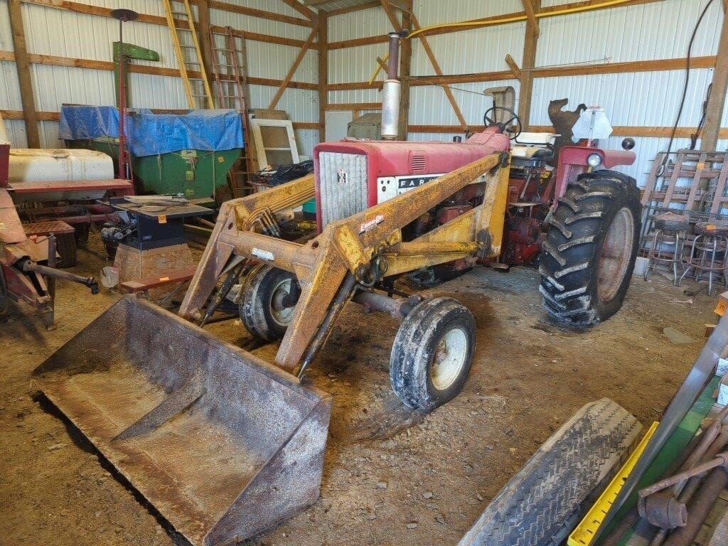 Main image International Harvester 706