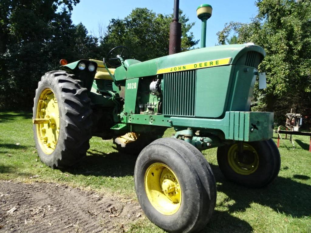 Image of John Deere 3020 Primary image