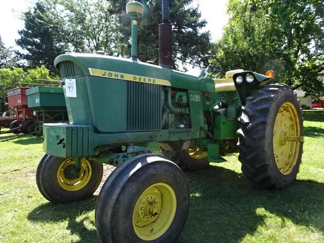 Image of John Deere 3020 equipment image 1