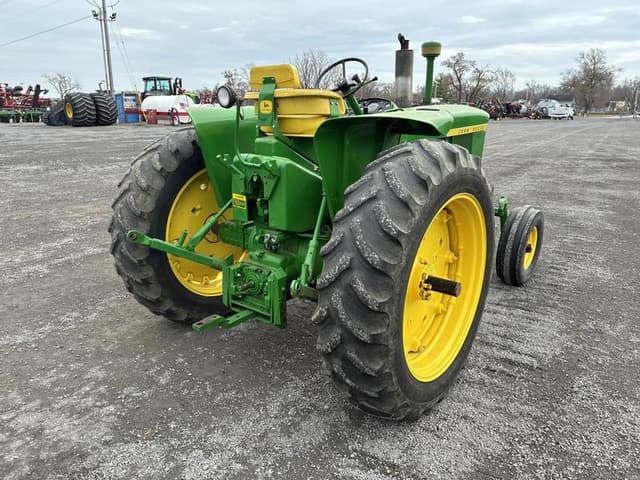 Image of John Deere 3020 equipment image 4