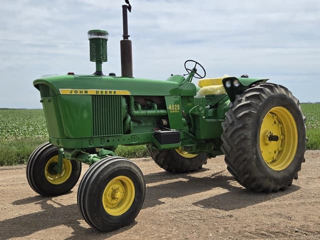 Image of John Deere 4020 equipment image 1