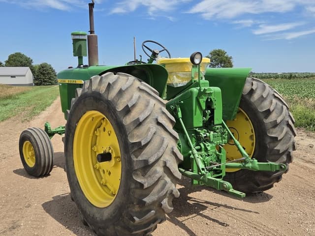 Image of John Deere 4020 equipment image 3