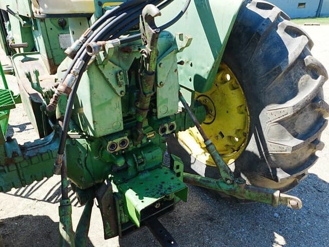 Image of John Deere 4020 equipment image 4