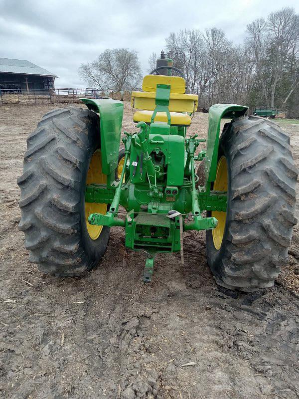 Image of John Deere 4020 equipment image 2