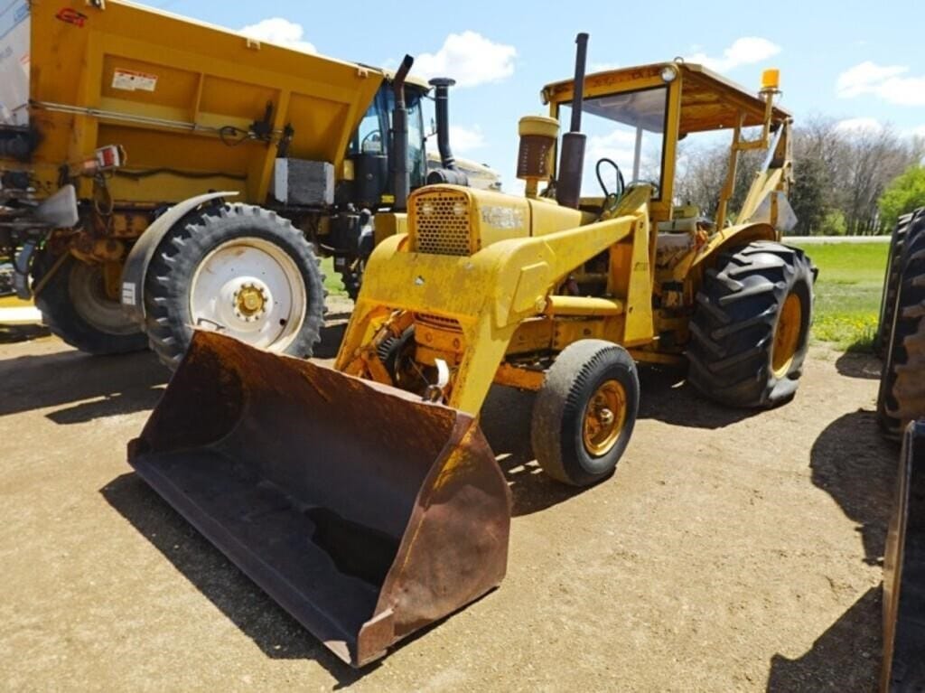 1964 John Deere 600 Equipment Image0