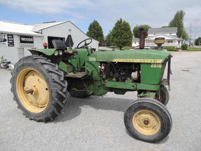 Image of John Deere 2010 equipment image 2