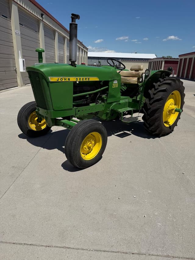 Image of John Deere 2010 equipment image 4