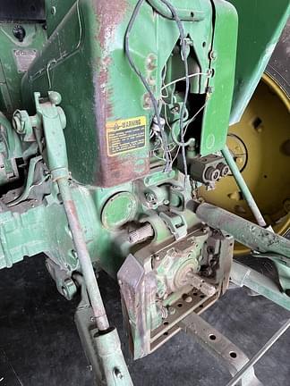 Image of John Deere 3020 equipment image 1