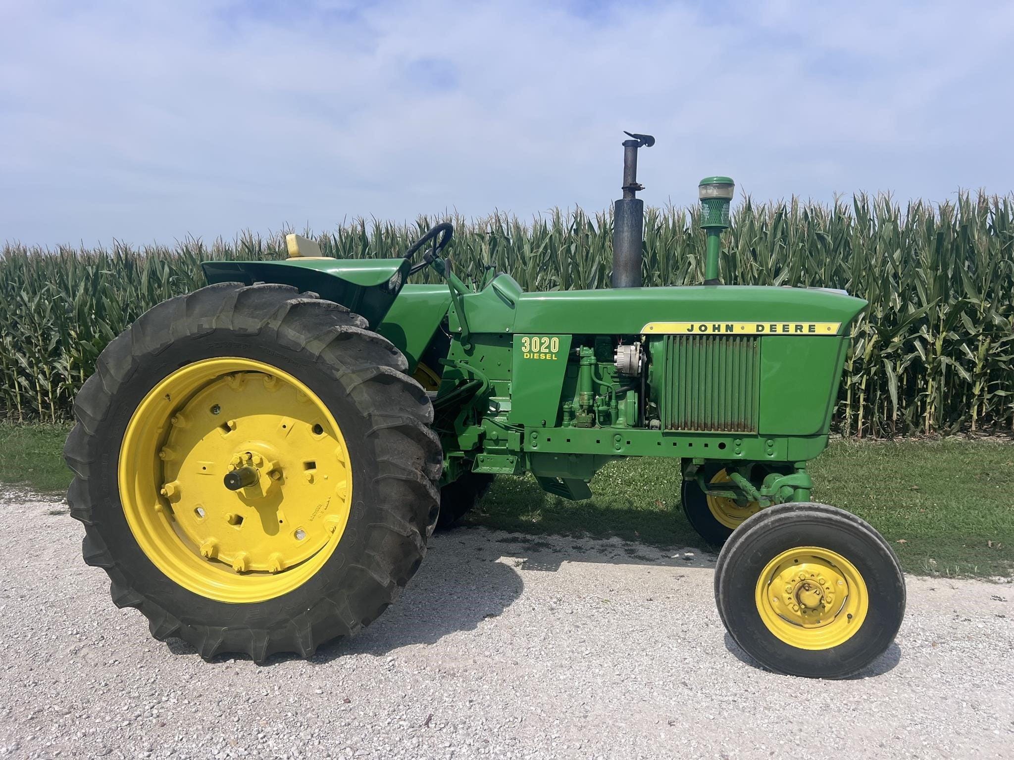 1964 John Deere 3020 Equipment Image0