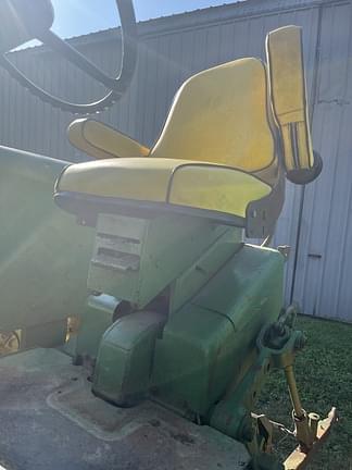 Image of John Deere 3020 equipment image 2