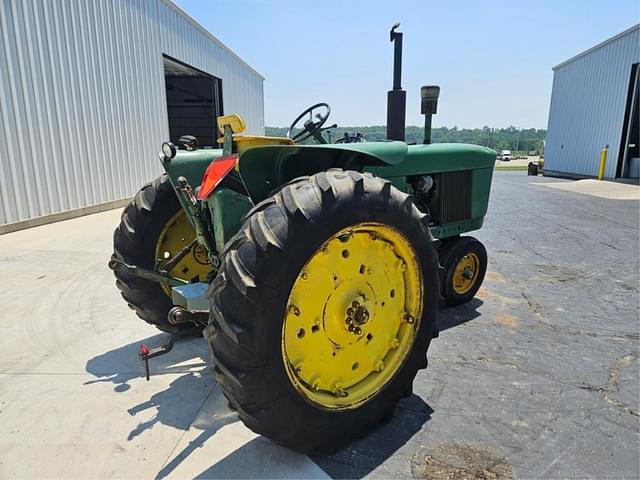 Image of John Deere 3020 equipment image 4