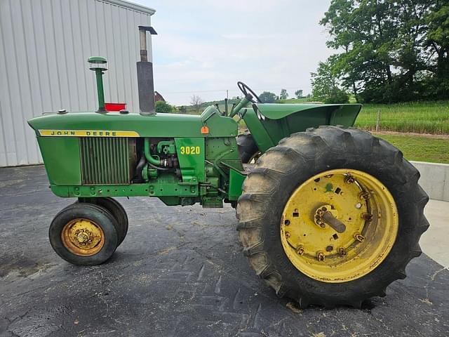 Image of John Deere 3020 equipment image 1