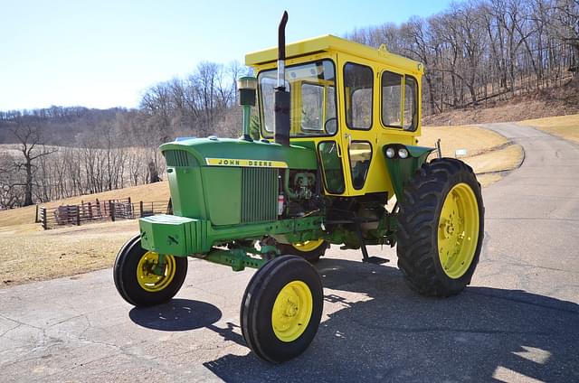Image of John Deere 3020 equipment image 1