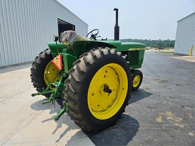 Image of John Deere 3020 equipment image 4