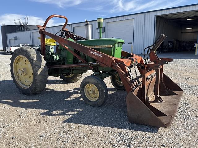 Image of John Deere 3020 equipment image 1