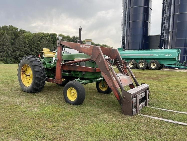 Main image John Deere 4010 3
