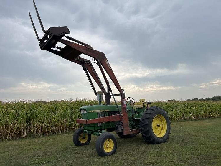 Main image John Deere 4010 9