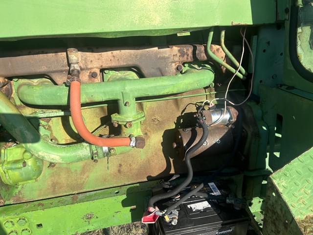 Image of John Deere 4020 equipment image 2