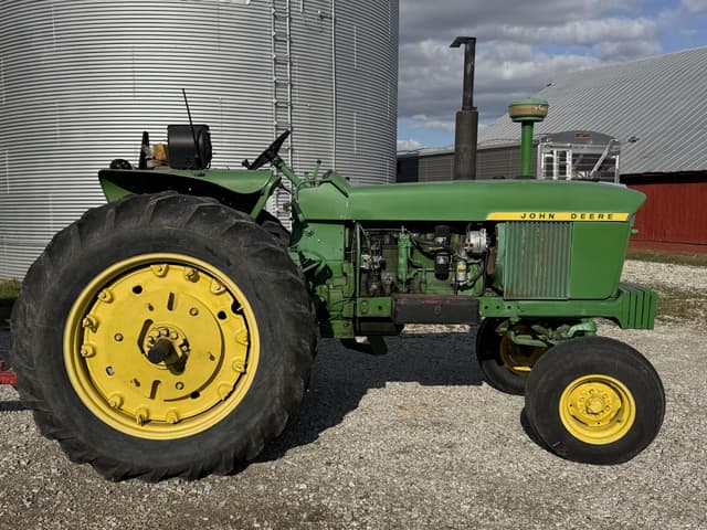 Image of John Deere 4020 equipment image 4
