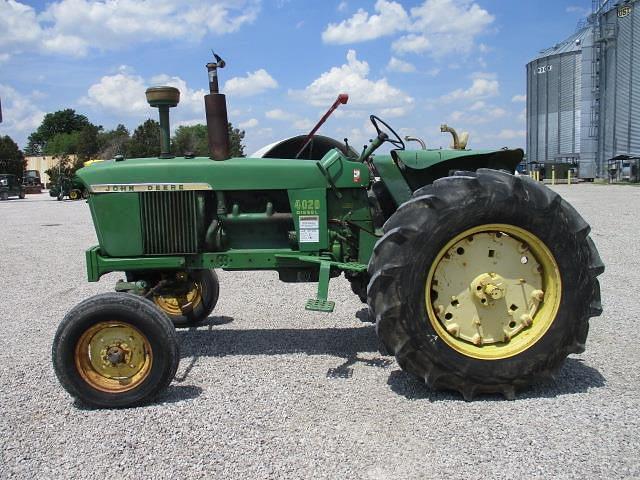 Image of John Deere 4020 equipment image 2