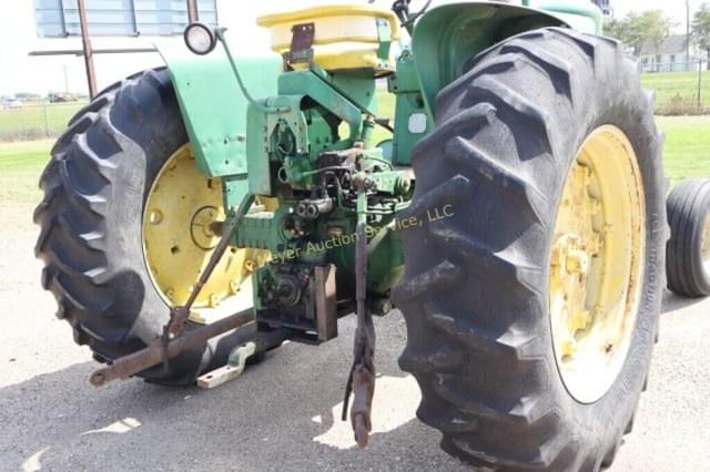 Image of John Deere 4020 equipment image 2
