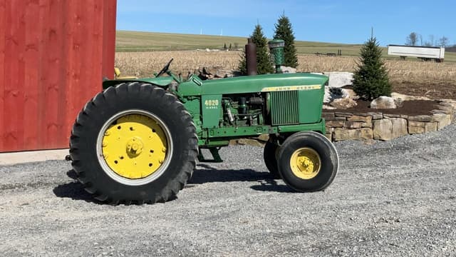 Image of John Deere 4020 equipment image 1