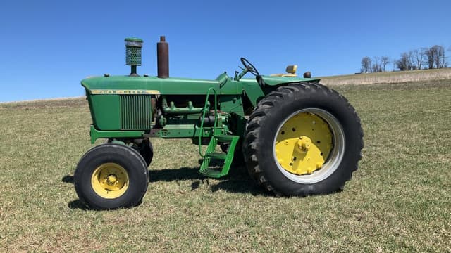 Image of John Deere 4020 equipment image 4