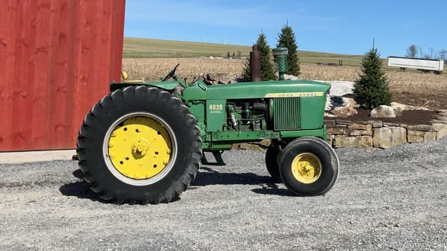 Image of John Deere 4020 equipment image 2