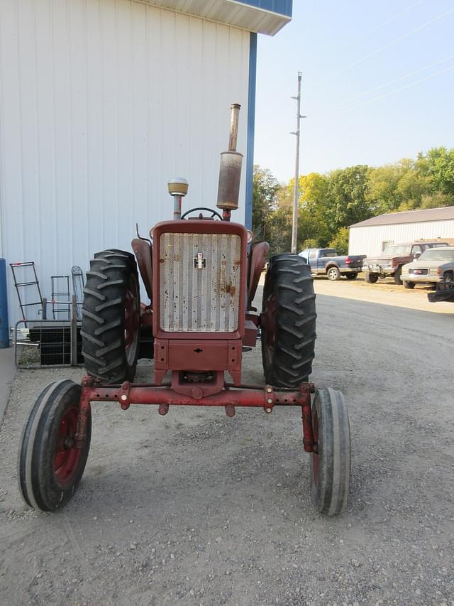 Image of Farmall 504 equipment image 1