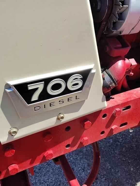 Image of International Harvester 706 equipment image 1
