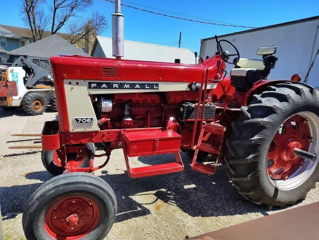 Main image International Harvester 706