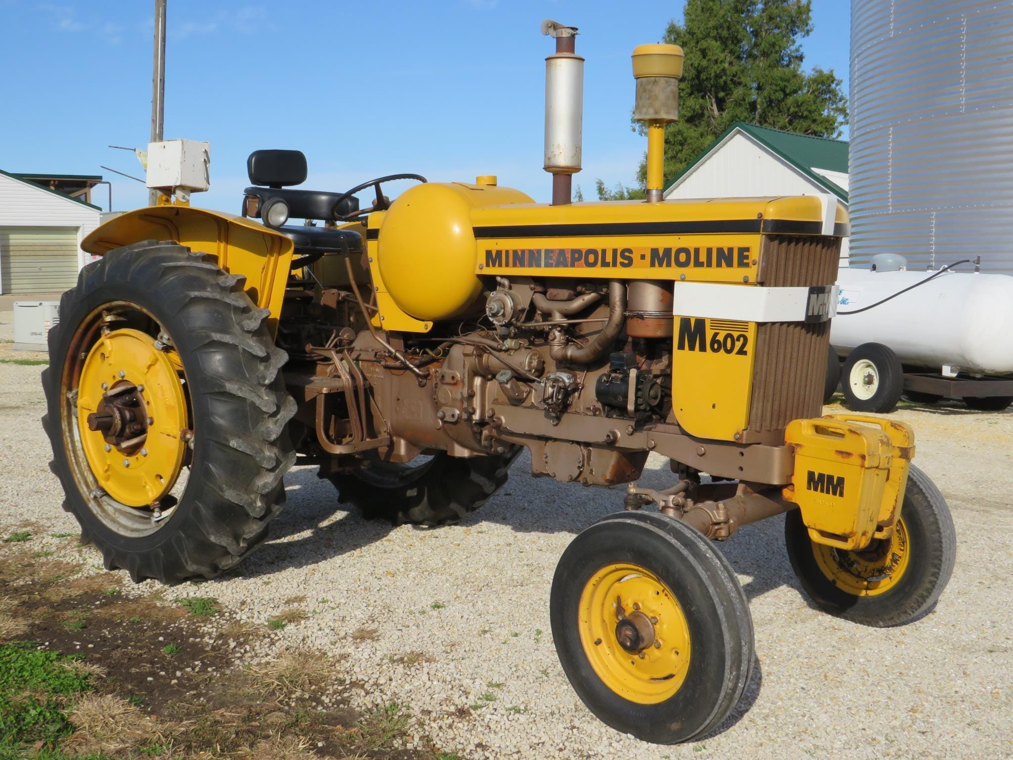 Main image Minneapolis-Moline M-602