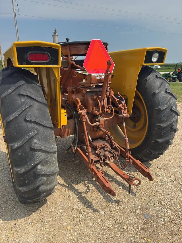 Image of Minneapolis-Moline U-302 equipment image 4