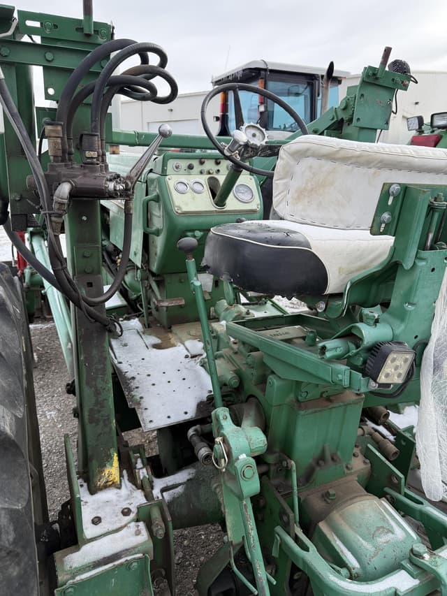 Image of Oliver 1600 equipment image 4