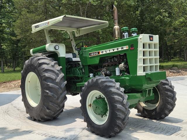 Image of Oliver 1900 equipment image 3