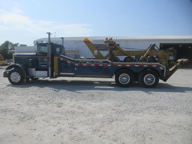 Image of Peterbilt 351 equipment image 4