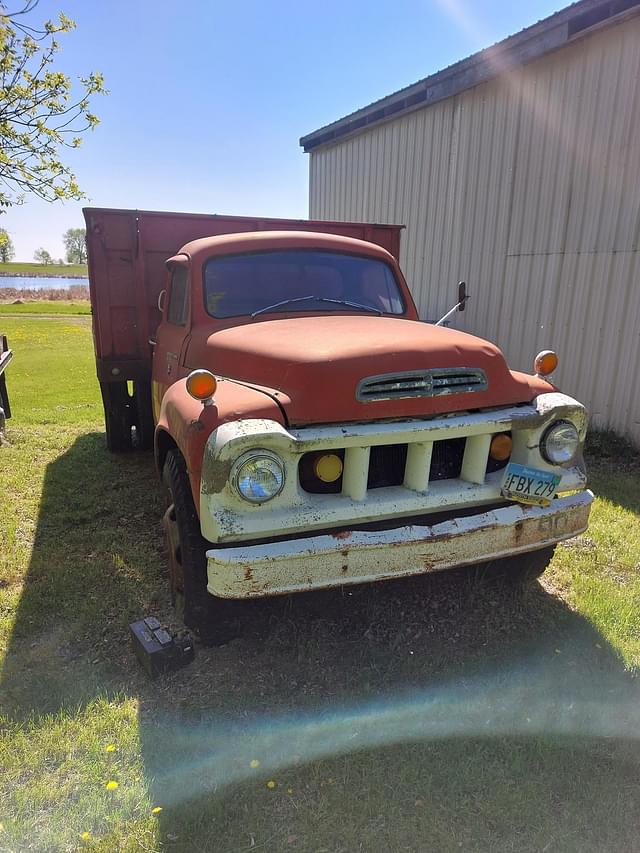 Image of Studebaker Transtar equipment image 1