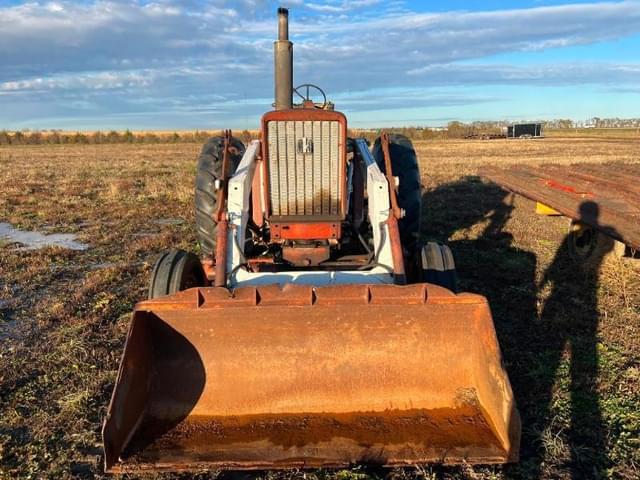 Image of International Harvester 706 equipment image 1