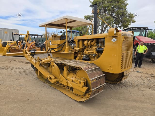 Image of Caterpillar D6C equipment image 4