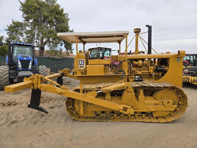 Image of Caterpillar D6C equipment image 1